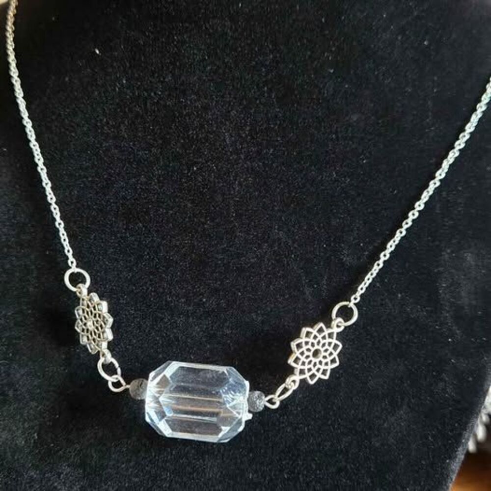 Aromatherapy Necklace with Faceted Clear Acrylic Bead & Floral Connectors - Picture 2 of 4